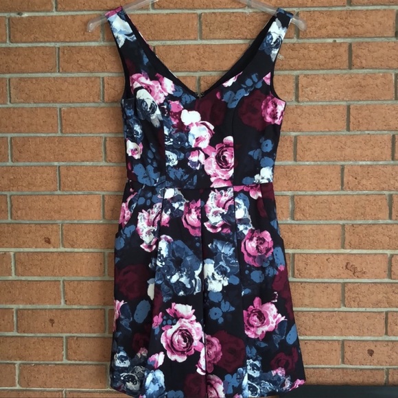 🌺TRIXXI🌺ALL OVER FLORAL DRESS WITH POCKETS🌺 - Picture 2 of 8